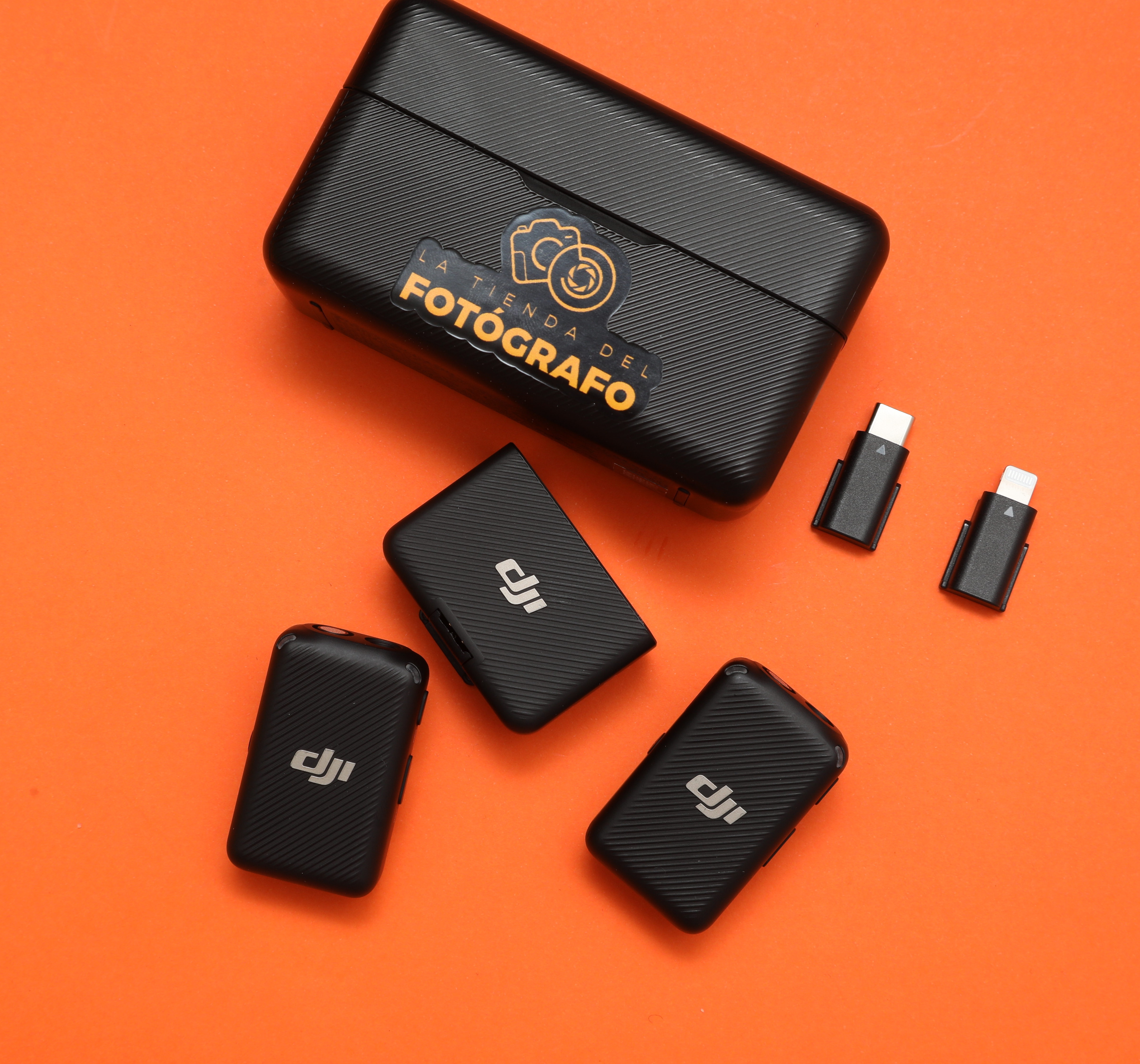 DJI Mic Dual-Transmitter Sistema de Micrófono Inalámbrico Digital Compacto/Grabador para Cámara y Smartphone (2.4 GHz)