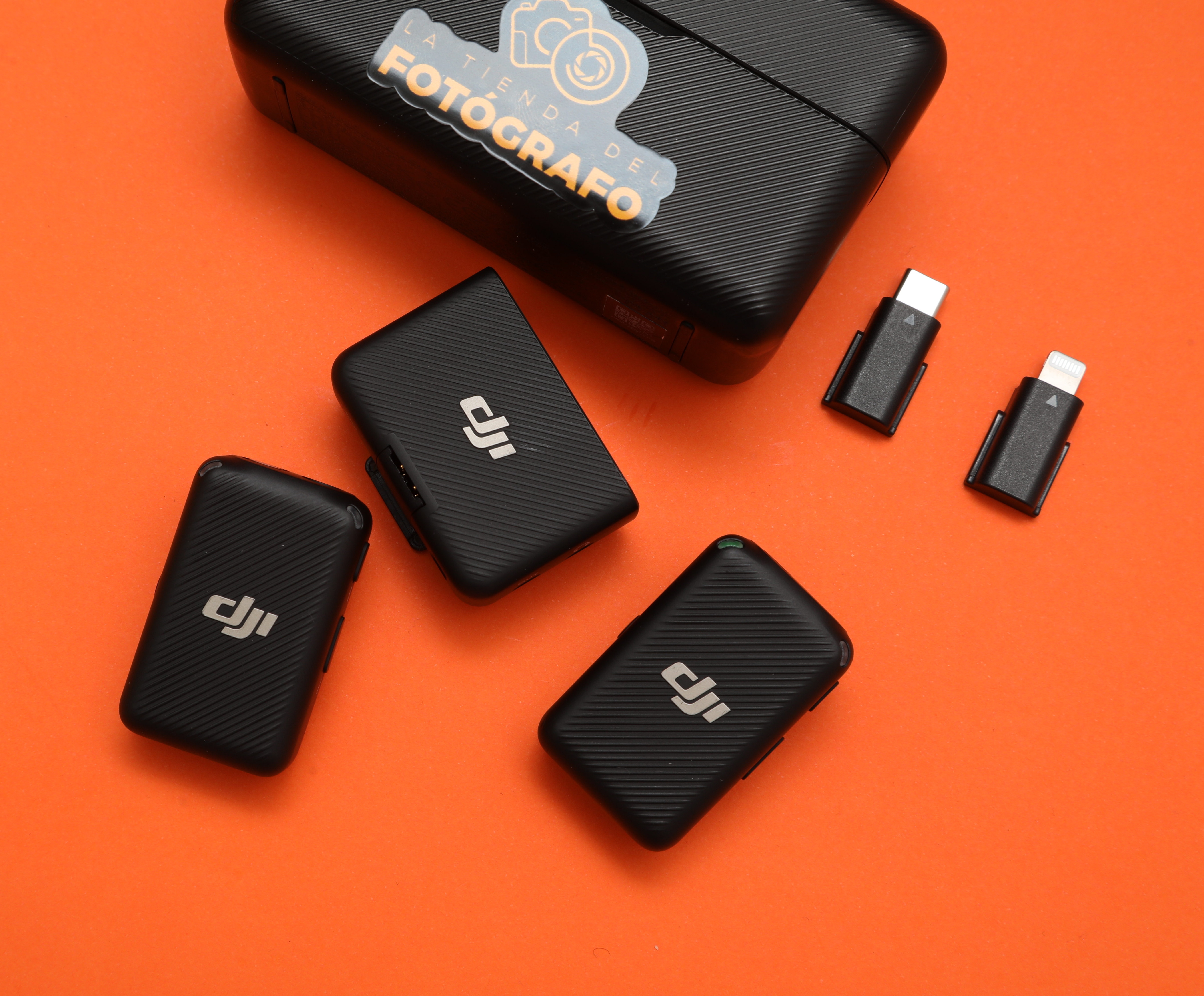 DJI Mic Dual-Transmitter Sistema de Micrófono Inalámbrico Digital Compacto/Grabador para Cámara y Smartphone (2.4 GHz) - Imagen 2