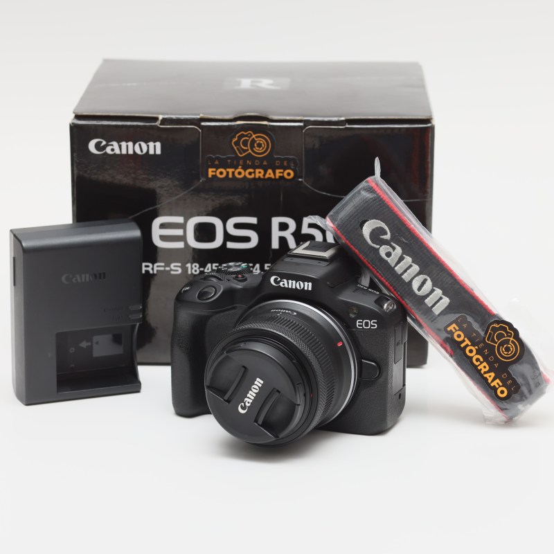 Cámara sin espejo Canon EOS R50 con lente de 18-45 mm