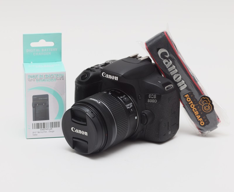 Canon EOS Rebel 800D Nombre japonés para la cámara DSLR T7i con lente AF de 18-55 mm f/3.5-5.6