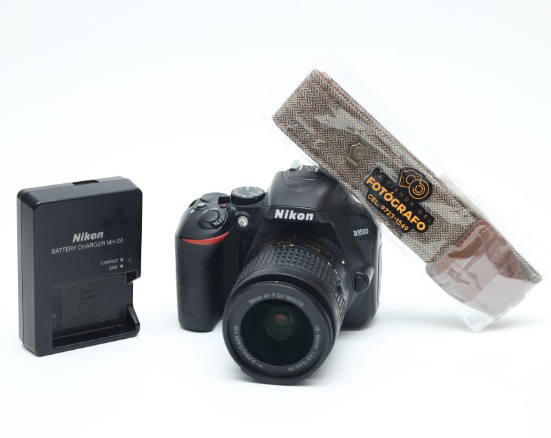 Cámara DSLR Nikon D3500 con lente de 18-55 mm