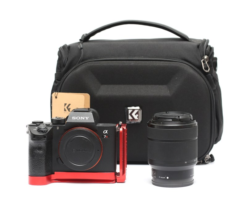 Camara Sony A7R III + Lente kit 28-70 mm + Bolso Sony