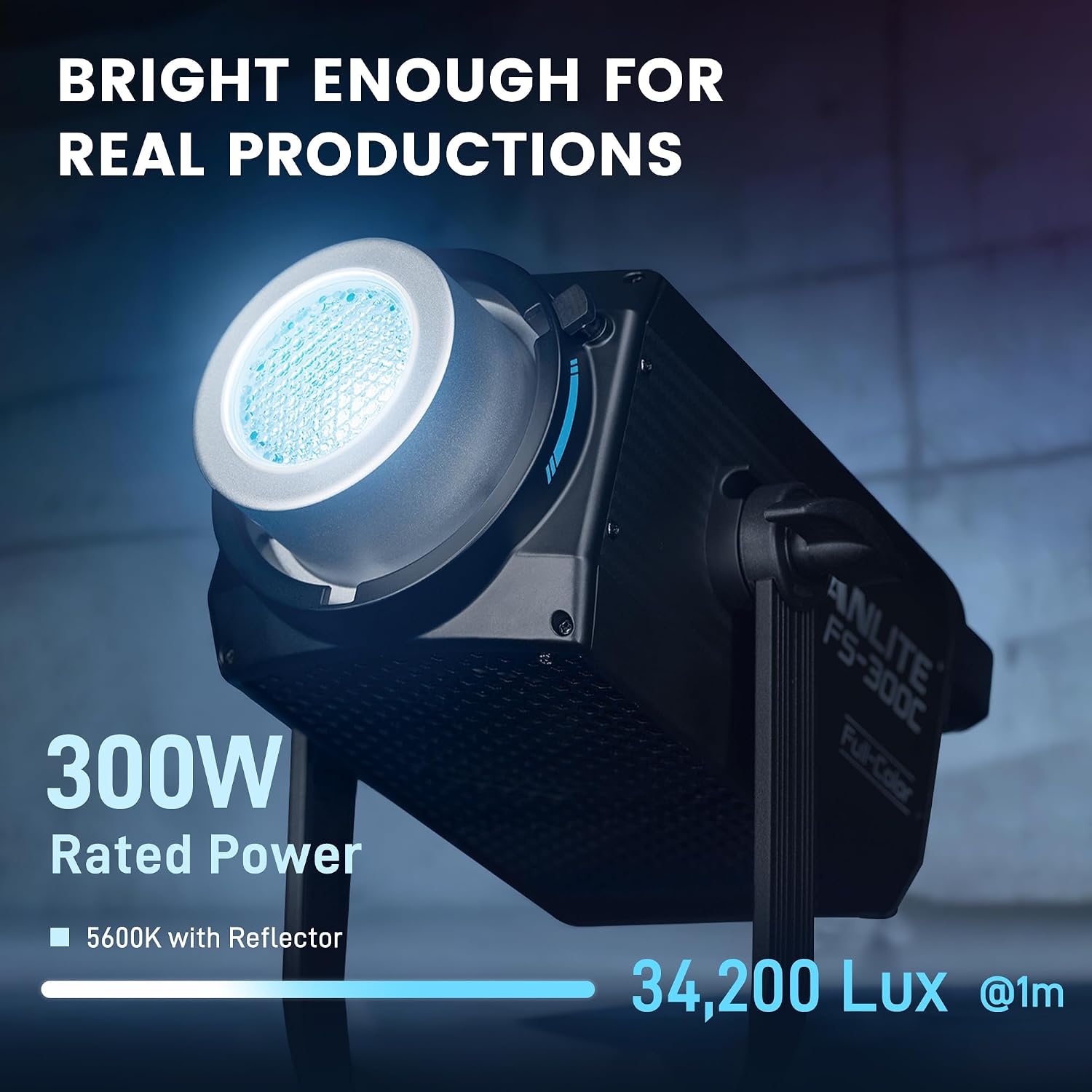 NANLITE FS-300C 300w RGB Studio Spotlight - Imagen 3